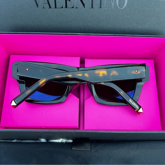 Valentino XXII VLS-106B-53 BRN CAT 3 Sunglasses with Crossbody Case main image 8